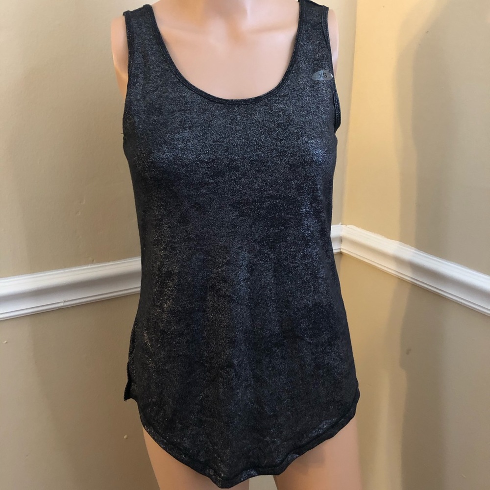 Maurices! A lot of 2 shimmering tanks! New!